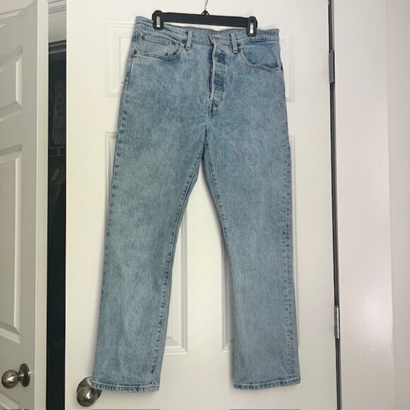 Levi's Light Blue Straight Leg Jeans - Picture 2 of 7